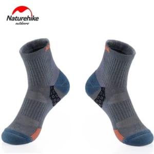 Tất thể thao nhanh khô, khử mùi NatureHike NH17A012-M